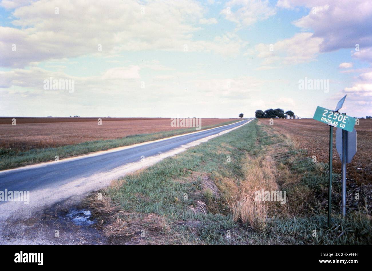 Campos cosechados en el Condado de Douglas, Illinois, en octubre de 1996 Foto de stock