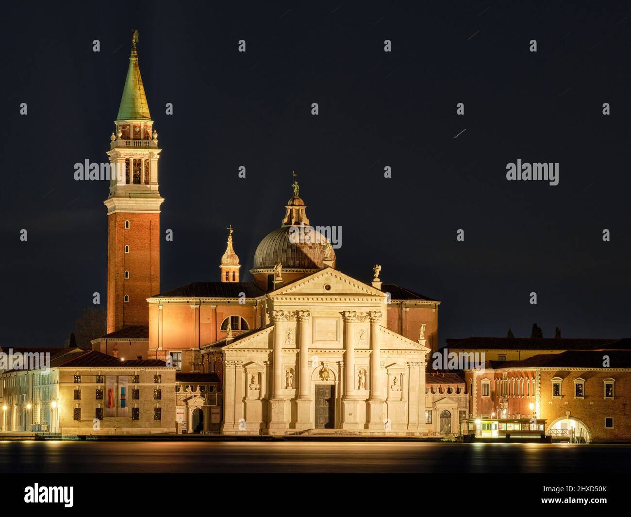 Vista de San Giorgio con la iglesia de San Giorgio Maggiore (Chiesa di San Giorgio Maggiore), Venecia Foto de stock