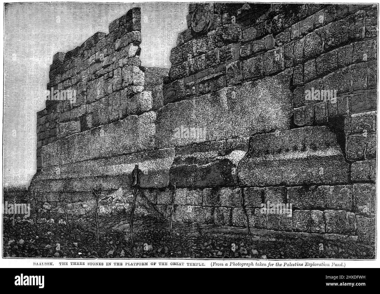 Grabado de las grandes piedras en el templo de Baalbek, Líbano, alrededor de 1880 Foto de stock