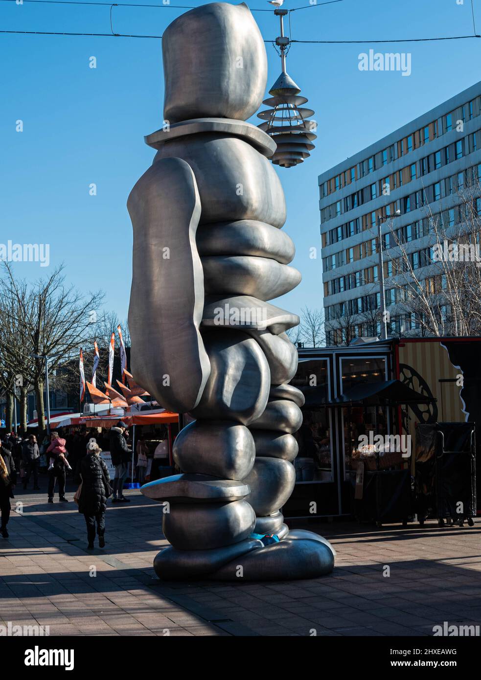 Het mannetje van Hoofdorp En medio de un mercado en Burgemeester van Stamplein en Hoofdorp, Holanda. Marzo 5 2022. Foto de stock