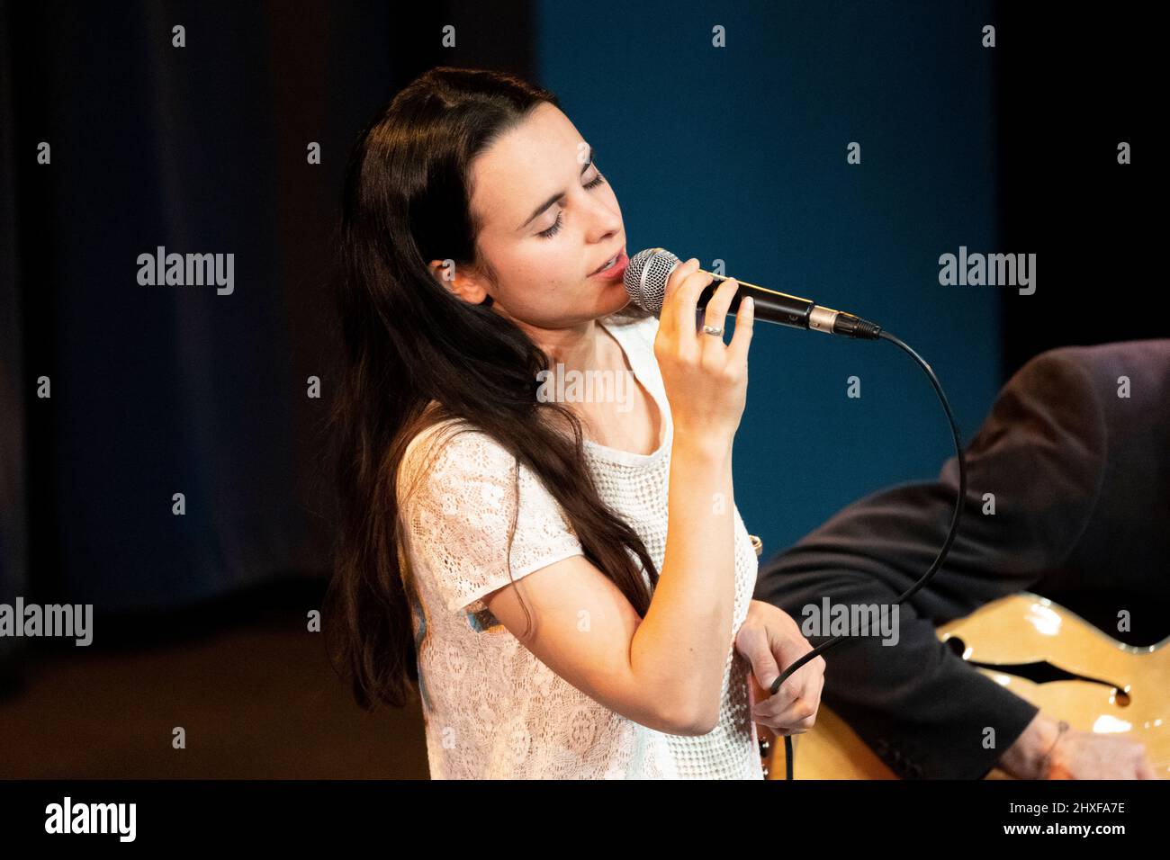 La cantante de jazz andrea motis fotografías e imágenes de alta resolución Alamy