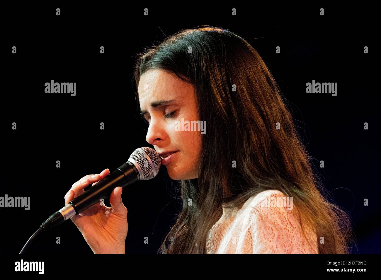 La cantante de jazz andrea motis fotografías e imágenes de alta resolución Alamy