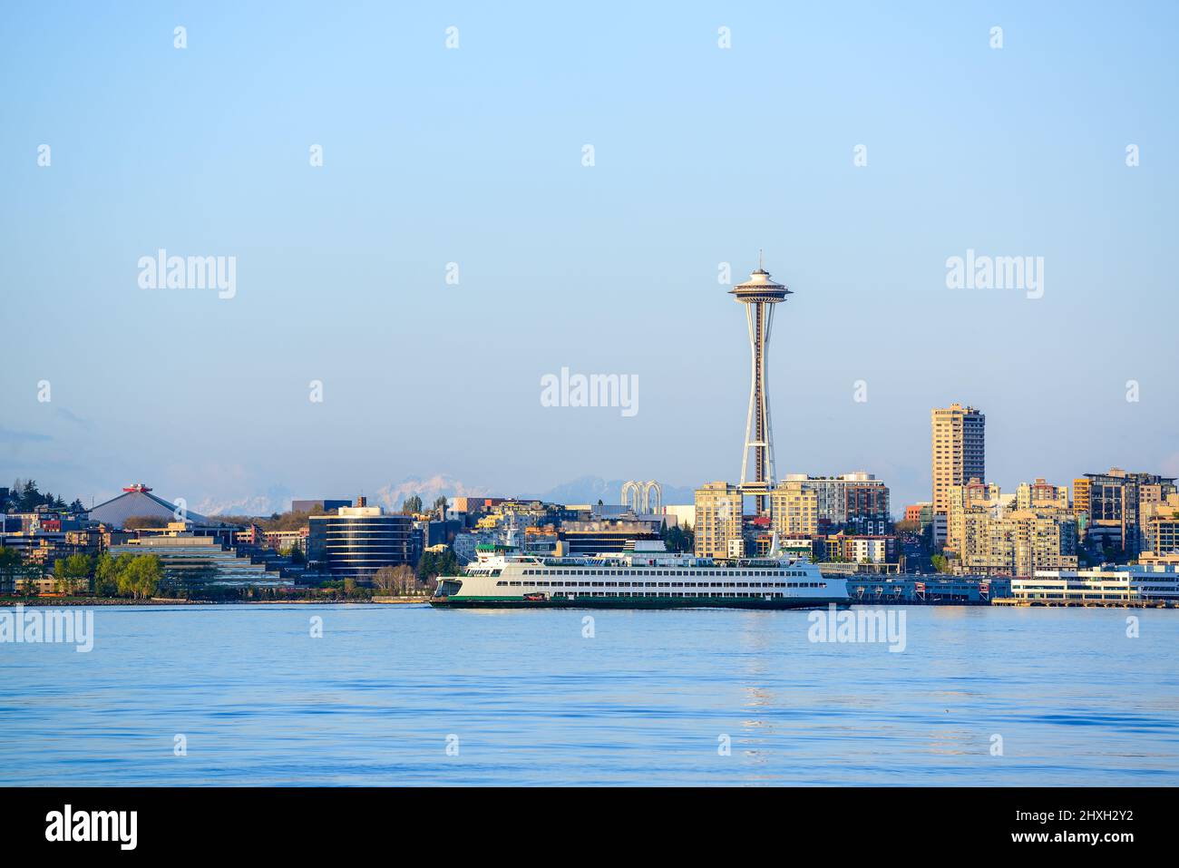 Vista del horizonte de Seattle desde Alki Beach Foto de stock
