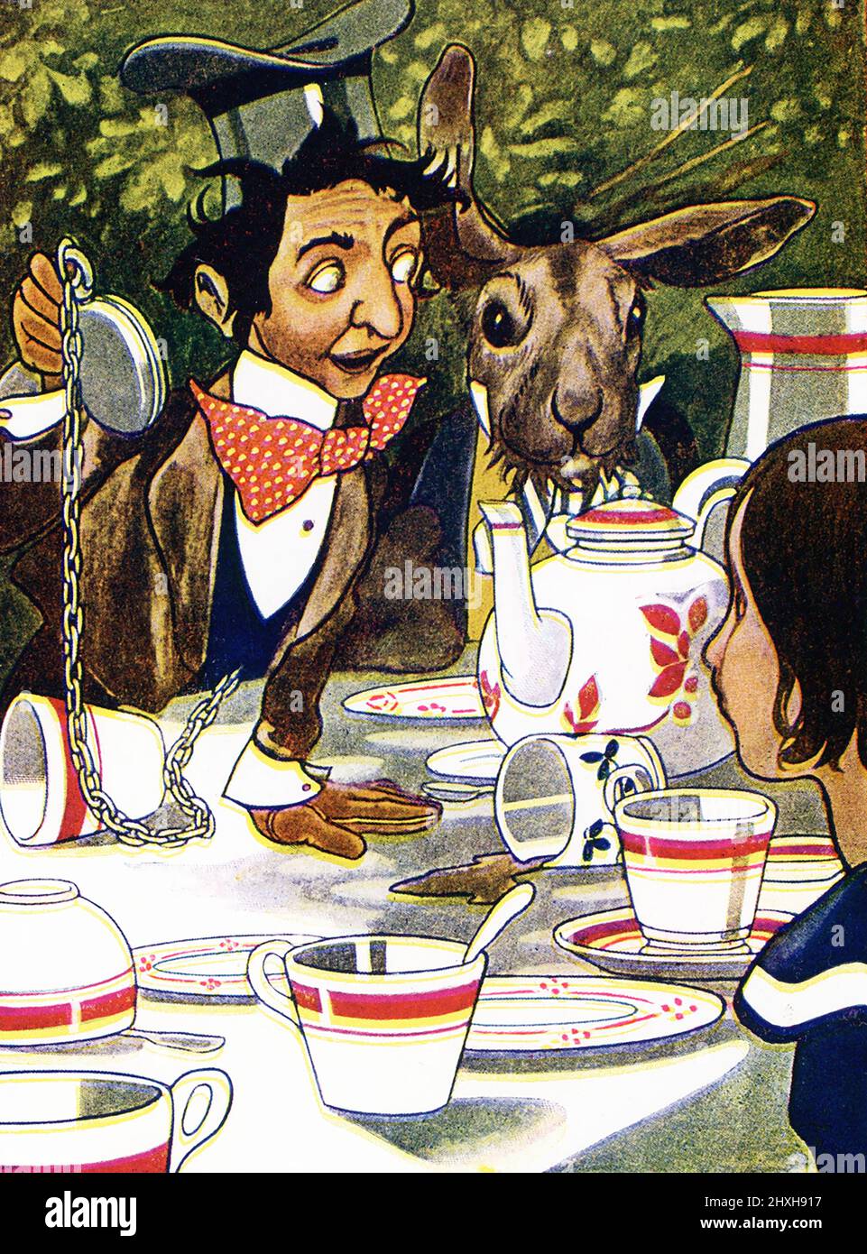 El título de esta ilustración de 1917 dice: “Qué día del mes es él dijo— Alice in Wonderland.” La ilustración acompaña al texto del Capítulo VII – El Tea Party. El texto es: ¿Qué día del mes es? Él dijo, volviendo a Alice: Había sacado su reloj de su bolsillo, y lo miraba con dificultad, agitándolo de vez en cuando, y sujetándolo a su oído. Alice consideró un poco, y luego dijo `la cuarta”. Alice's Adventures in Wonderland es una novela infantil inglesa de 1865 de Lewis Carroll. Una joven llamada Alice cae a través de un agujero de conejo en un mundo de fantasía de anth Foto de stock