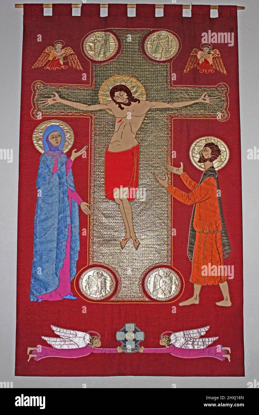 Pared moderna colgando - Crucifixión de Jesús Foto de stock
