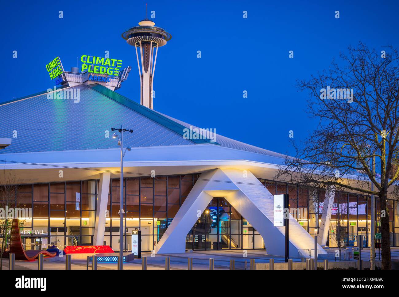 Clima Pledge Arena es una arena polivalente en Seattle, Washington, Estados Unidos. Foto de stock