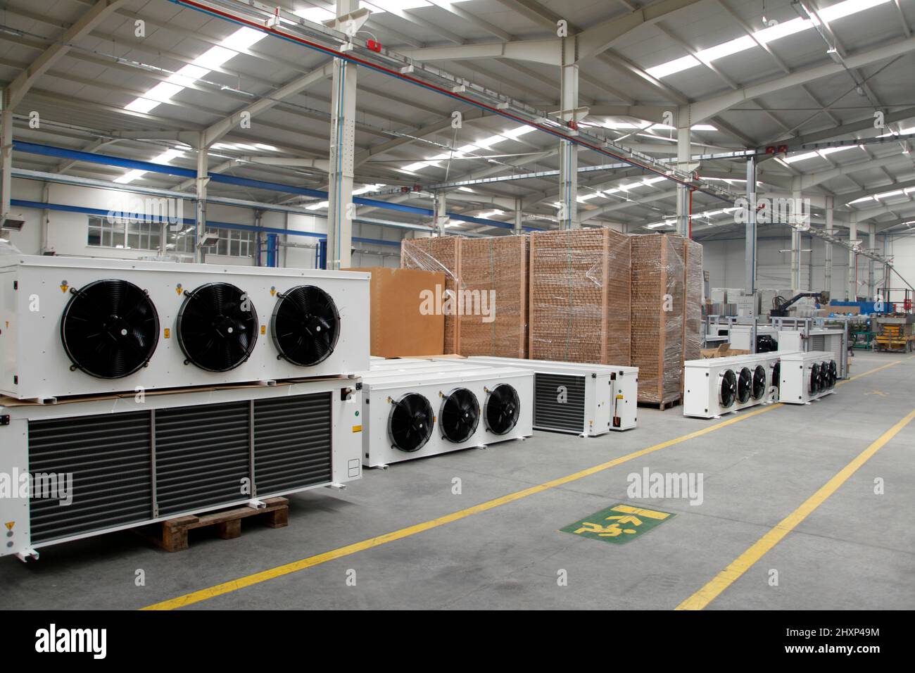 fabricación de aire acondicionado en fábrica Fotografía de stock - Alamy