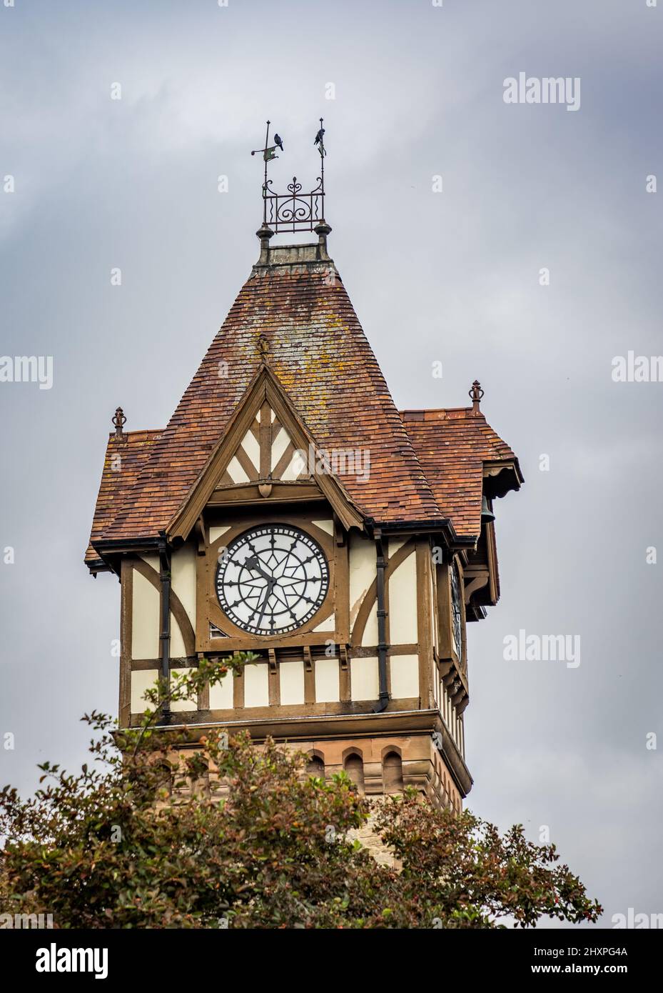 La torre del reloj Barrett Browning Memorial, Ledbury, Herefordshire, Inglaterra Foto de stock