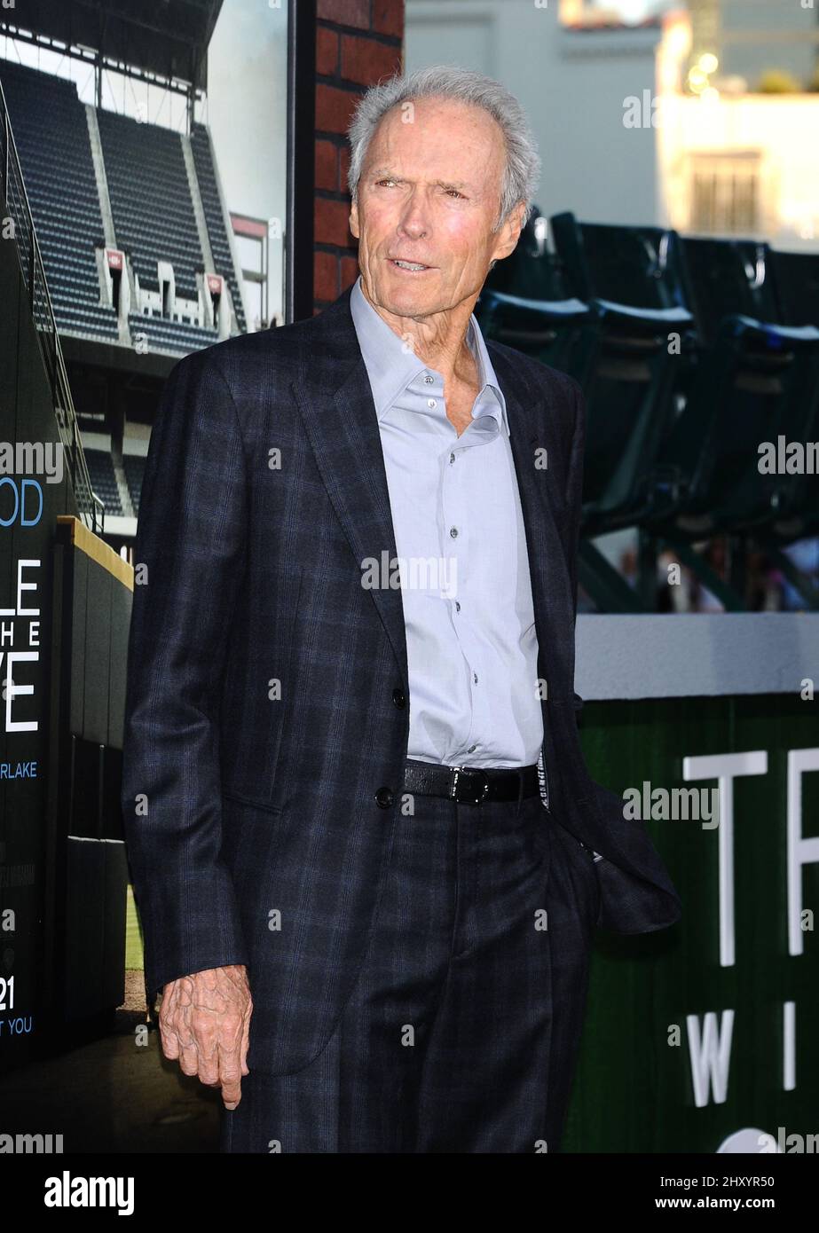 Clint Eastwood asiste al estreno de 'Trouble with the Curve' en Los Ángeles. Foto de stock
