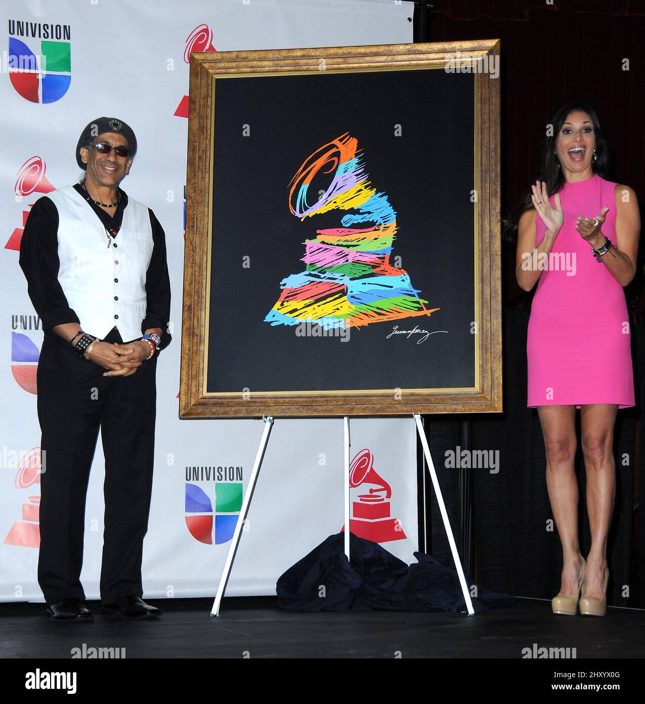 German Pérez y Giselle Blondt asisten a las XIII nominaciones anuales de los Premios Grammy Latino en el Teatro Belasco, Los Ángeles. Foto de stock