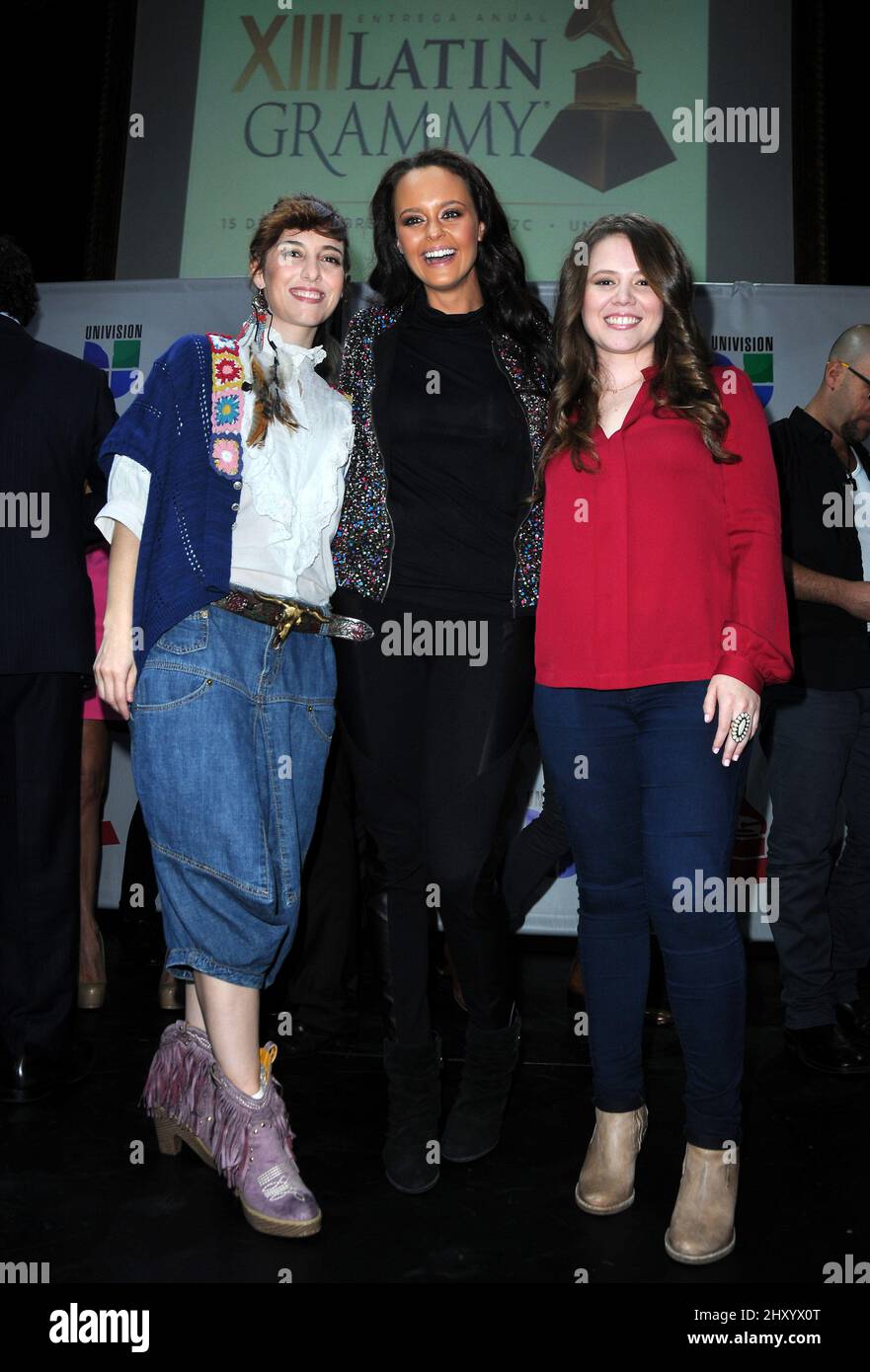 Maria Barracuda, Shaila Durcal y Joy Huerta asisten a las XIII nominaciones anuales de los Premios Grammy Latino en el Teatro Belasco, Los Ángeles. Foto de stock
