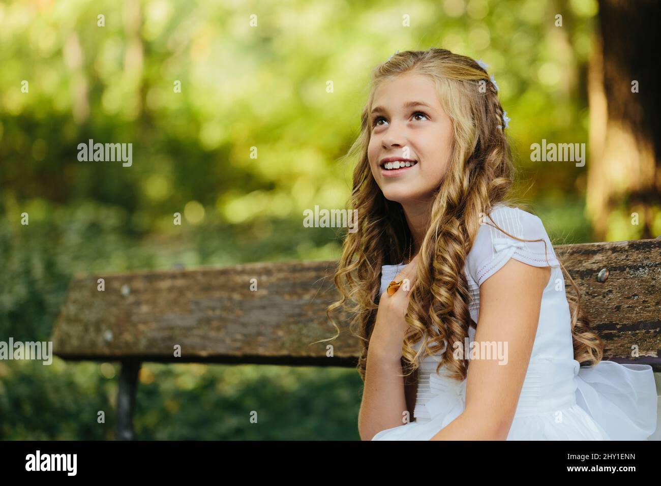 Vestido De Primera Comunion Fotos e Imágenes de stock - Página 2 - Alamy