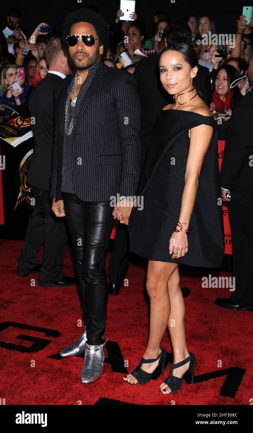Lenny Kravitz y Zoe Kravitz asisten al estreno de 'The Hunger Games: Catching Fire' en Los Ángeles, California. Foto de stock
