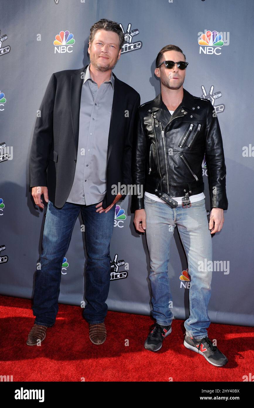 Blake Shelton y Adam Lambert asisten al evento de alfombra roja 'The Voice' de la NBC que se celebra en el Sayers Club Foto de stock