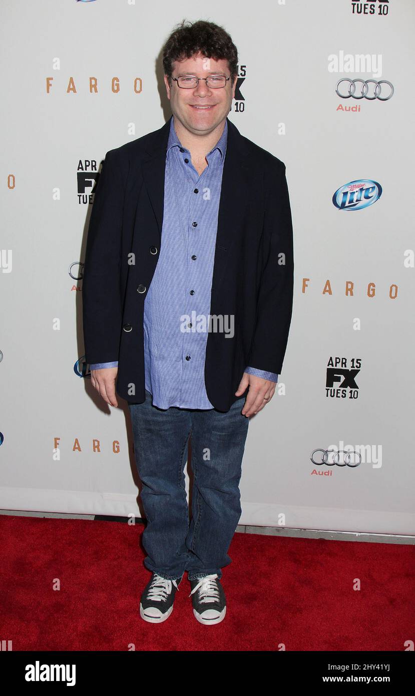 Sean Astin asiste a la primera proyección de FX Networks de 'Fargo' en el SVA Theatre el miércoles 9 de abril de 2014 en Nueva York. Foto de stock