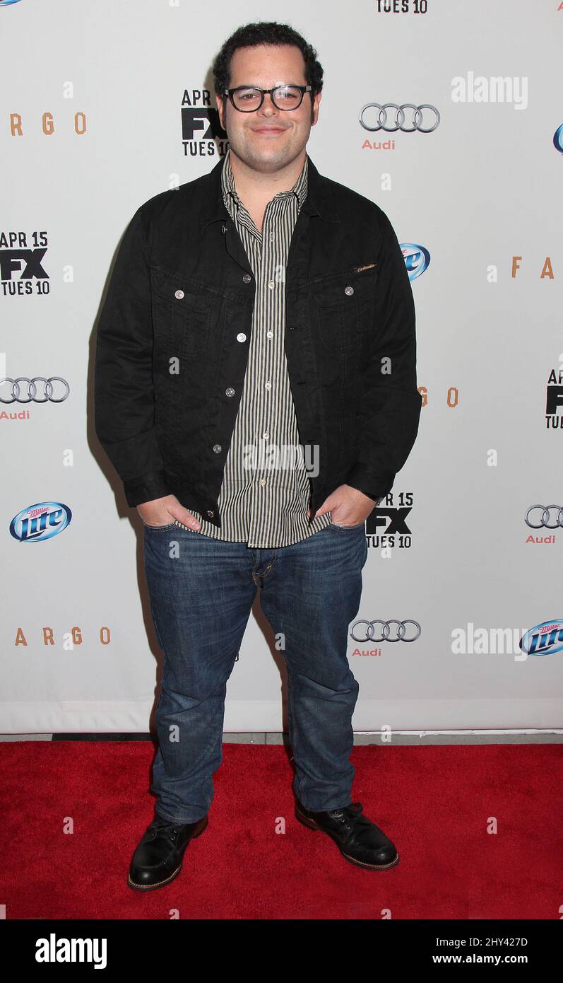 Josh Gad asiste a la primera proyección de FX Networks de 'Fargo' en el SVA Theatre el miércoles 9 de abril de 2014 en Nueva York. Foto de stock