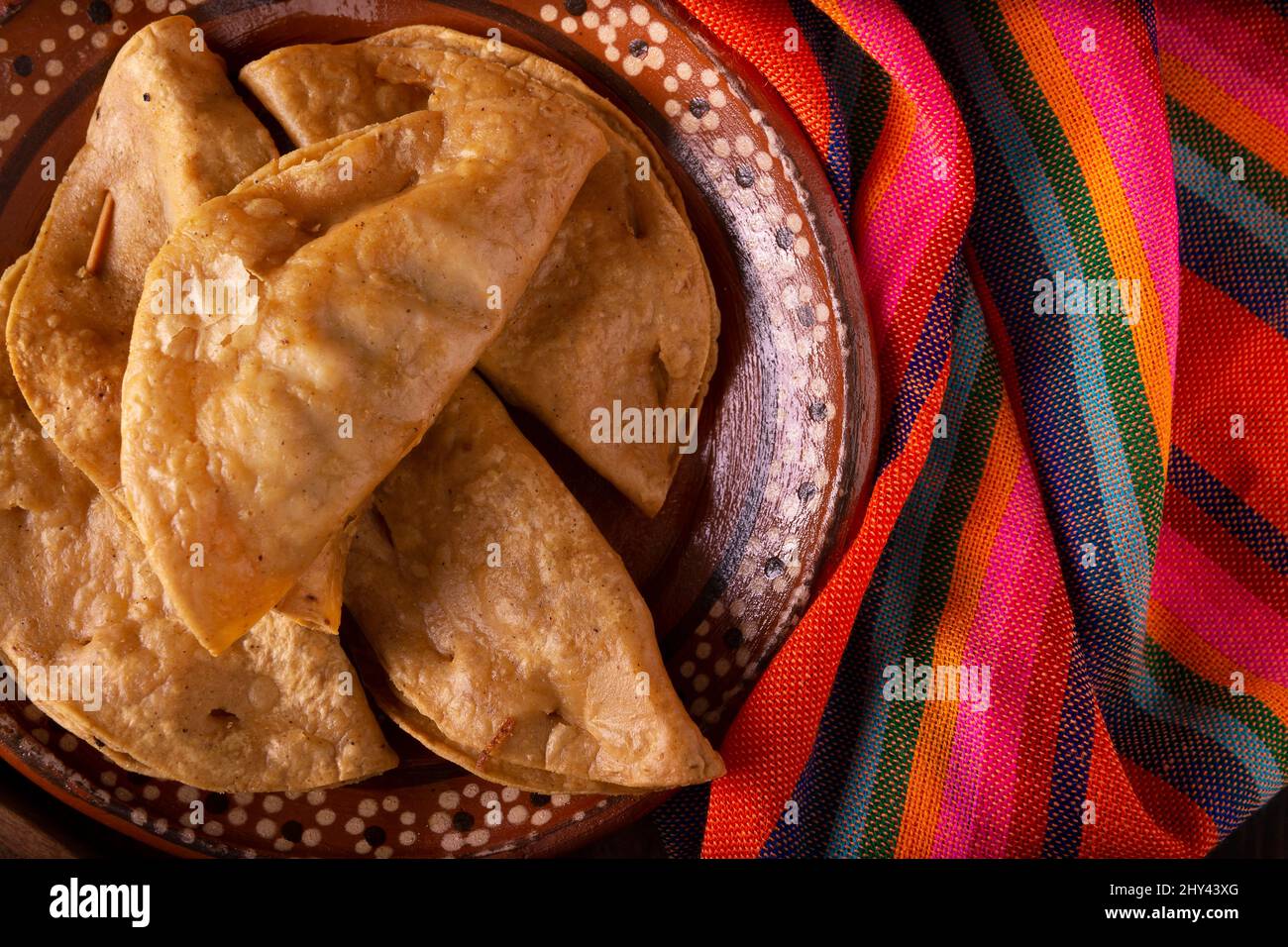 Quesadillas Doradas. Quesadillas fritas hechas con tortillas de maíz, pueden llenarse con