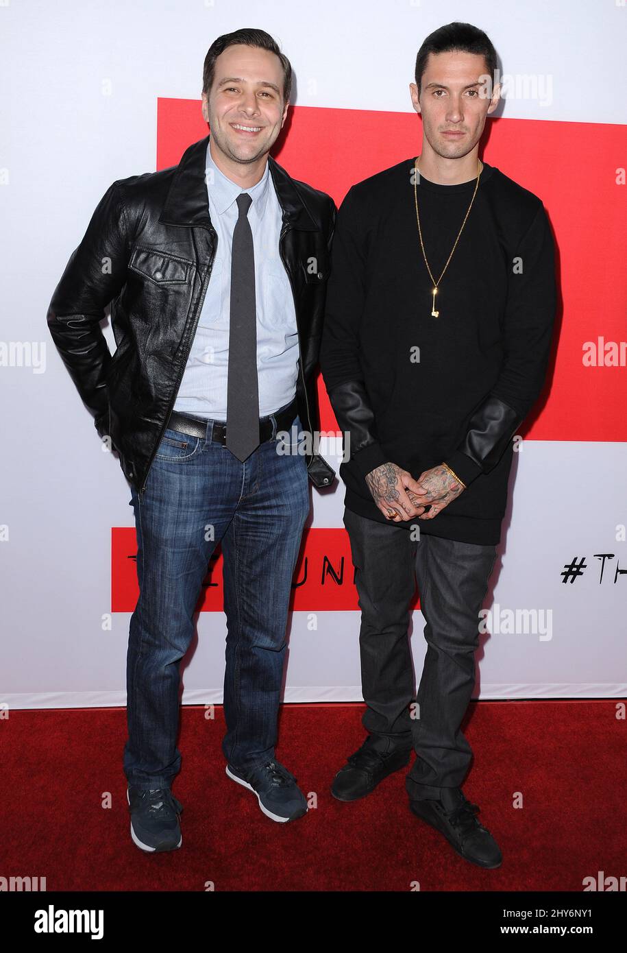 Michael Tully, Josh Hansen asistiendo al estreno 'The Gunman' en Los  Ángeles, celebrado en Regal Cinemas L.A. En vivo Fotografía de stock - Alamy