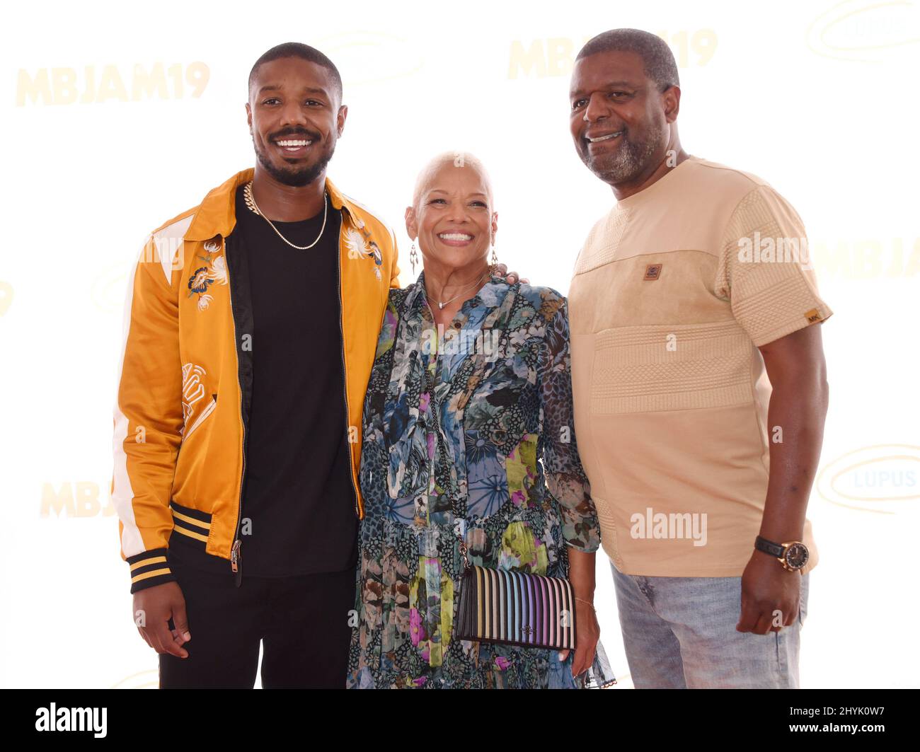 Michael B. Jordan, Donna Jordan y Michael A. Jordan que asisten a Michael B.  Jordan en Michael B. Jordan y Lupus LA presentan el Anual 3rd MBJAM19  realizado en Dave & Busters