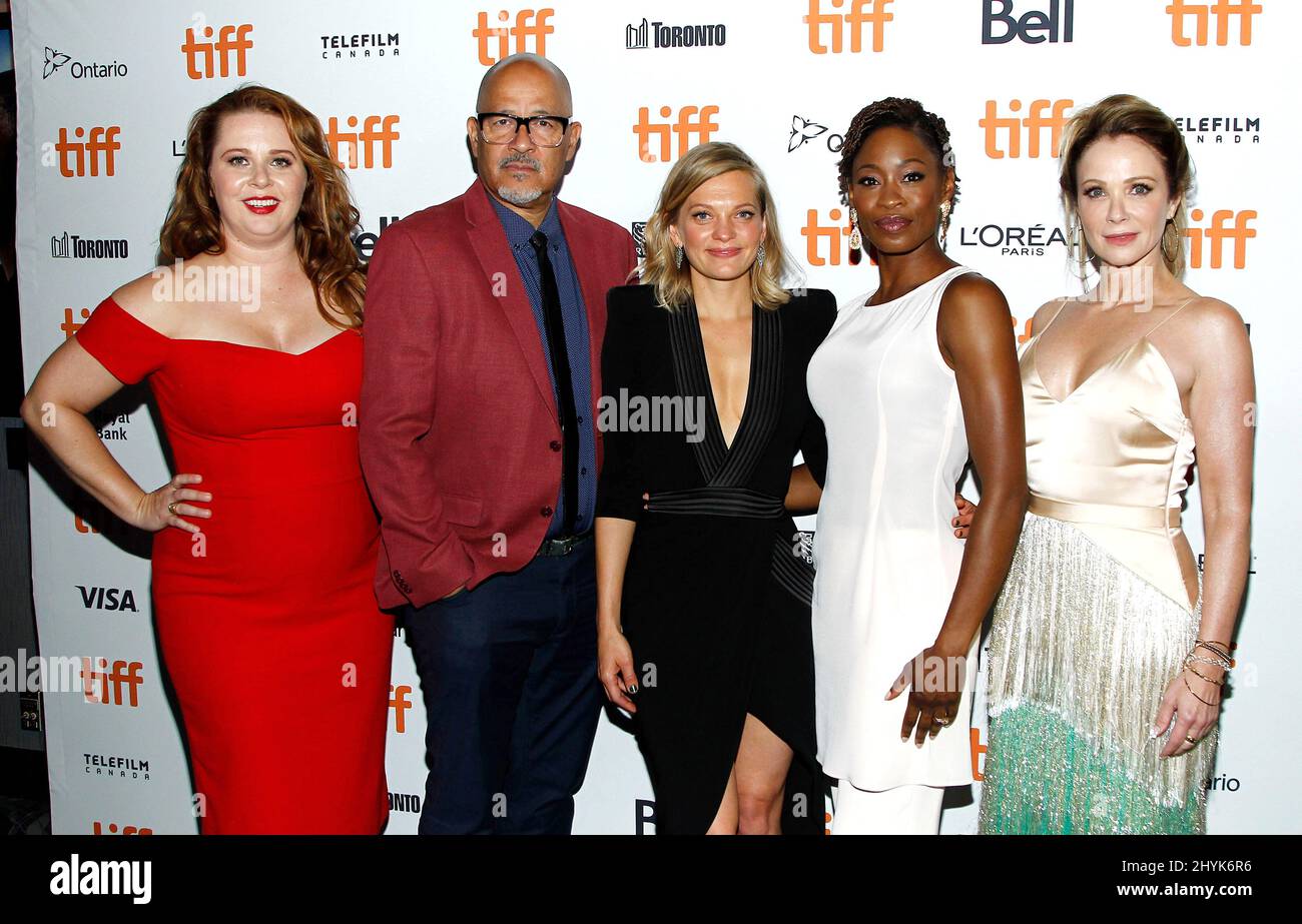 Jessica Greco, Clark Johnson, Anastasia Phillips, Olunike Adelia en el  estreno de 'Tammy's Always Dying' durante el Festival Internacional de Cine  de Toronto 2019, celebrado en el Scotiabank Theaterson el 5 de