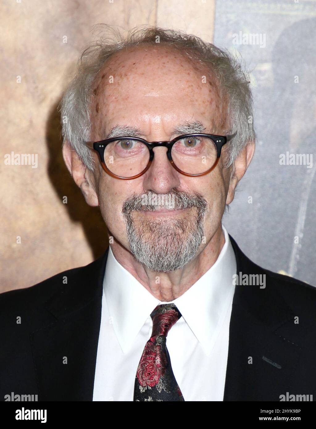 Jonathan Pryce asistió al estreno de la Abadía de Downton, celebrado en Alice Tully Hall en Nueva York Foto de stock