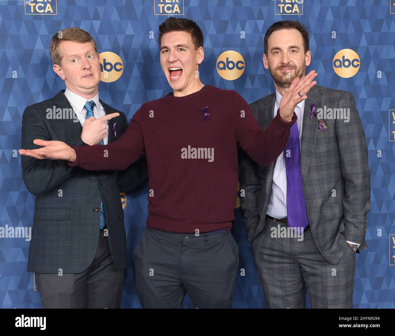 Ken Jennings, James Holzhauer y Brad Rutter en la alfombra de llegadas