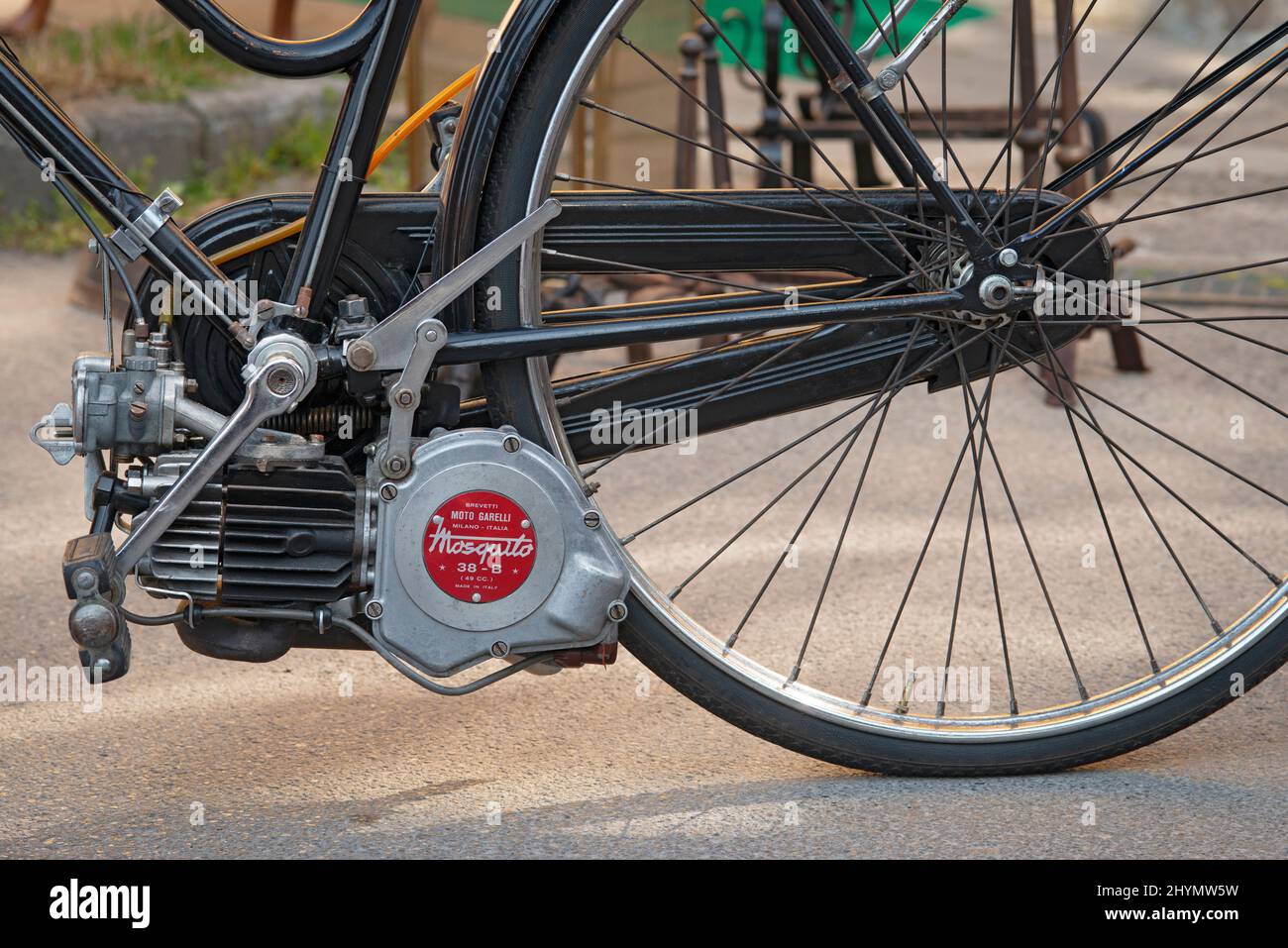 Bicicleta chopper 2025 con motor mosquito