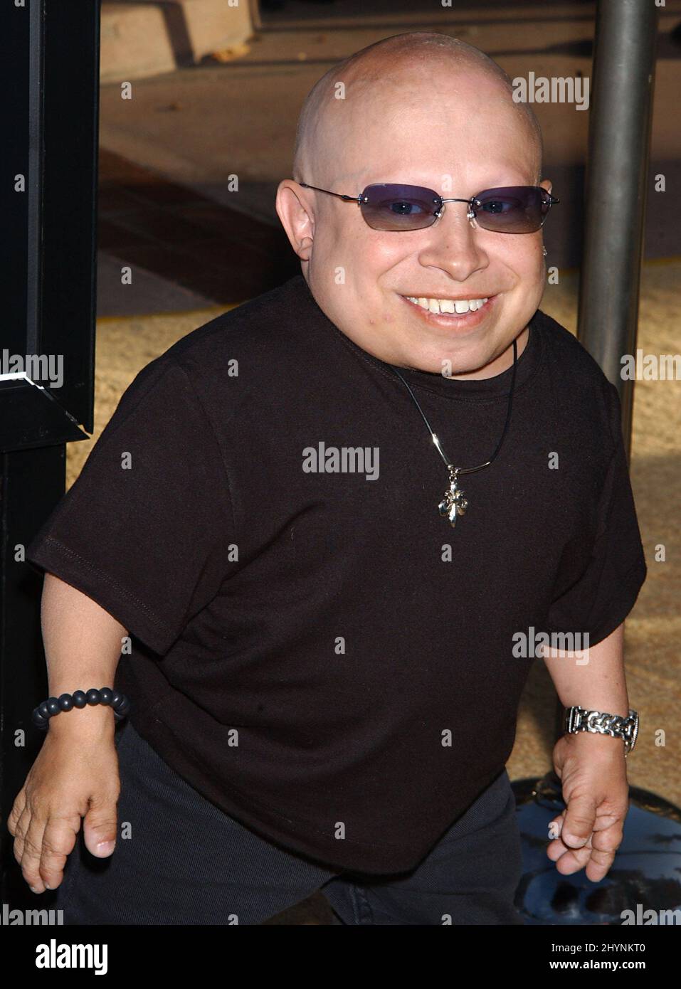 Verne Troyer asiste al estreno de Austin Powers Goldmember en California.  Foto: Prensa del Reino Unido Fotografía de stock - Alamy