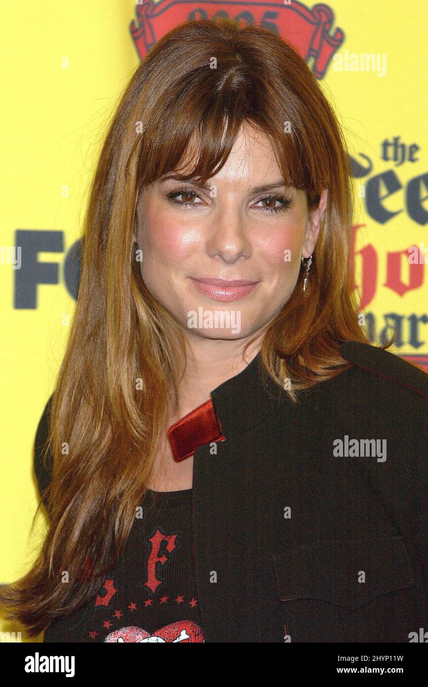 Sandra Bullock asiste a los Premios Teen Choice 2005 en el anfiteatro Gibson en Universal City. Foto: Prensa del Reino Unido Foto de stock