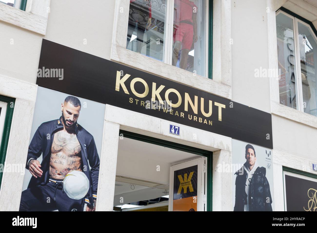 Frente a la tienda Kokonut Foto de stock