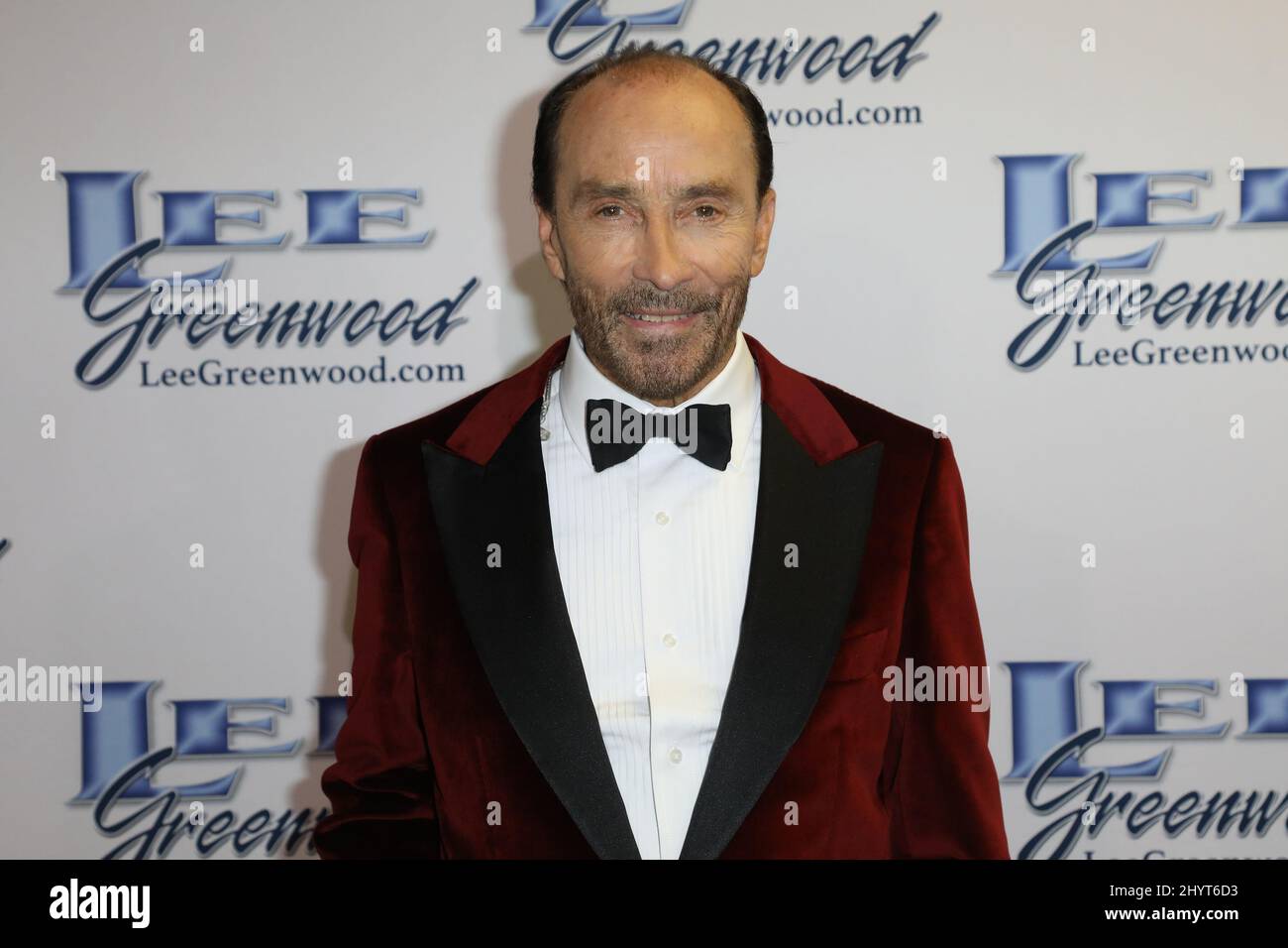 Lee Greenwood Llegando a la grabación del Concierto de Homenaje a Lee Greenwood All Star celebrado en el Centro Von Braun el 12 de octubre de 2021 en Huntsville, Alabama. Foto de stock