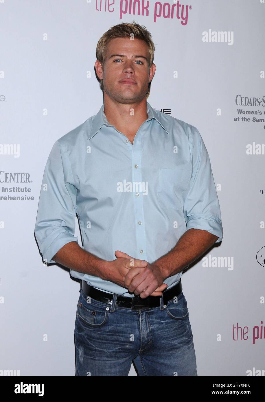 Trevor Donovan asiste a la Fiesta Anual Rosa 6th celebrada en Drai's en el  W Hollywood Hotel Fotografía de stock - Alamy