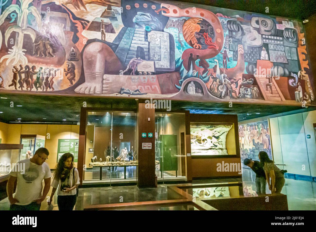 Ciudad de México, Polanco, minoría étnica latina hispana, inmigrantes, mexicano, Museo Nacional de Antropología, Foto de stock