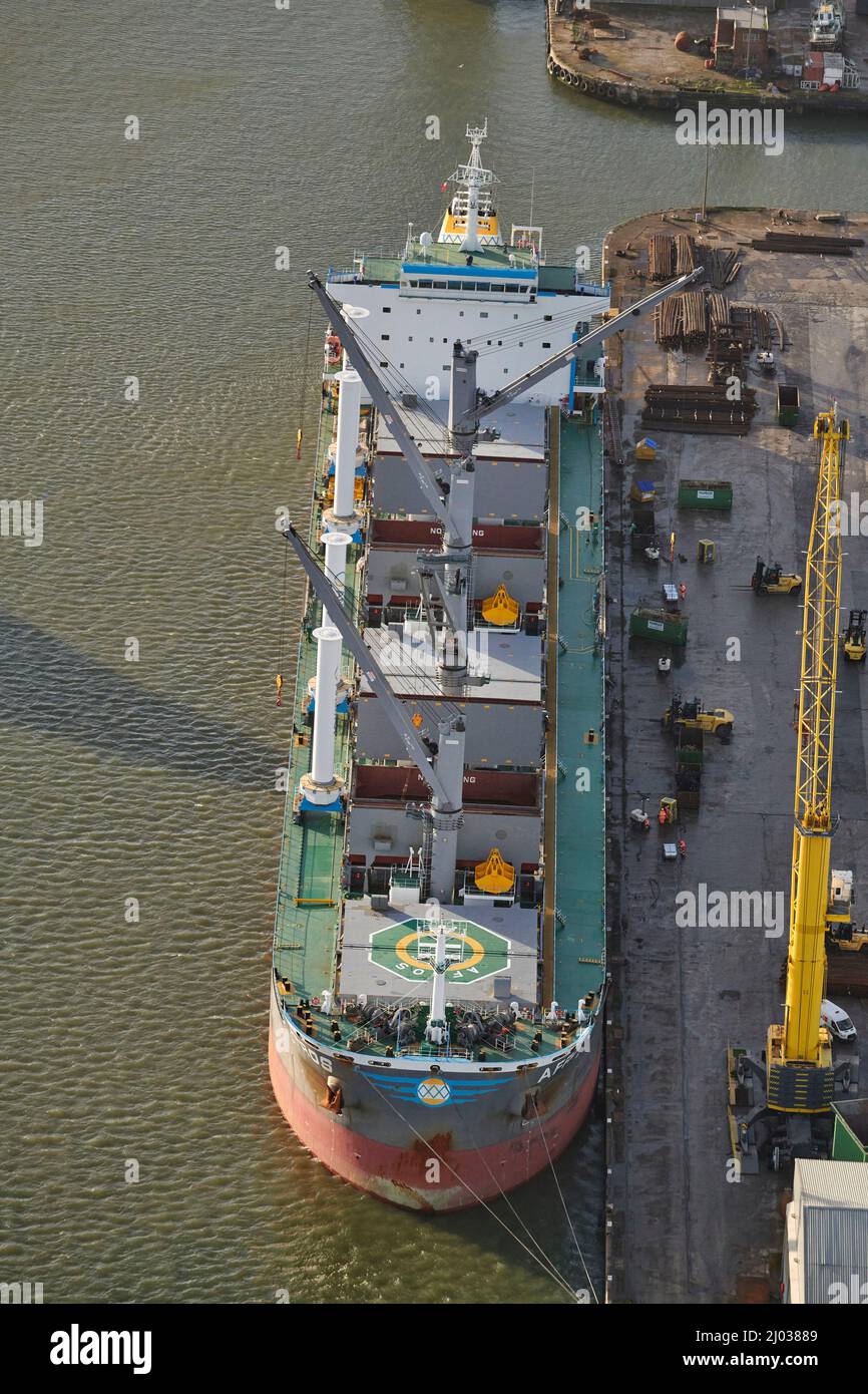 El barco atracó en Seaforth Docks, Liverpool, Merseyside, noroeste de Inglaterra, Reino Unido Foto de stock