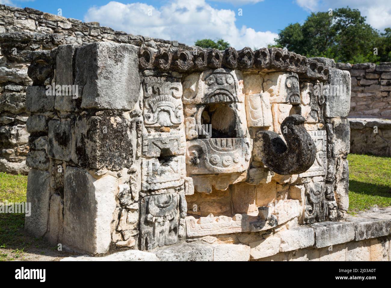 Máscara de Cápac de Piedra, Ruinas Mayas, Zona Arqueológica Mayapan, Estado de Yucatán, México, América del Norte Foto de stock