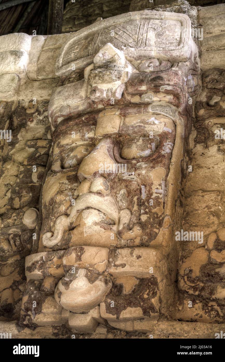 Kinich Ahau, Caras del Sol de Piedra, Ruinas Mayas, Zona Arqueológica Kohunlich, Quintana Roo, México, Norteamérica Foto de stock