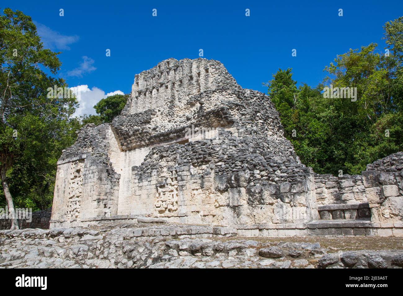 Estructura VI, Ruinas Mayas, Zona Arqueológica de Chicanna, Estado de Campeche, México, América del Norte Foto de stock