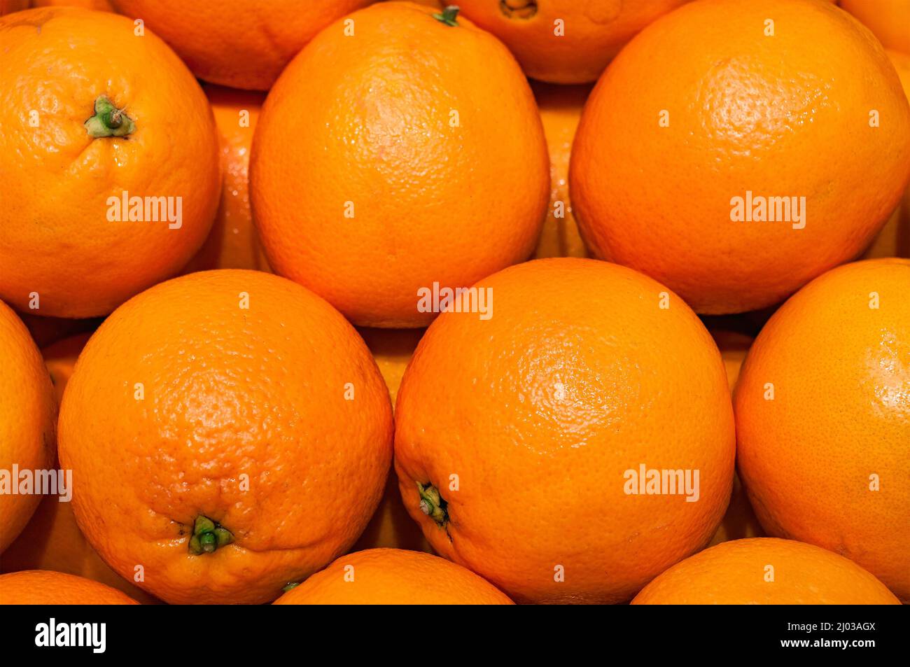 Pila de naranjas frescas. Primer plano. Foto de stock