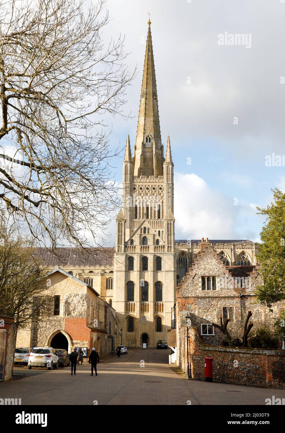 Vista exterior de la catedral de Norwich. Foto de stock