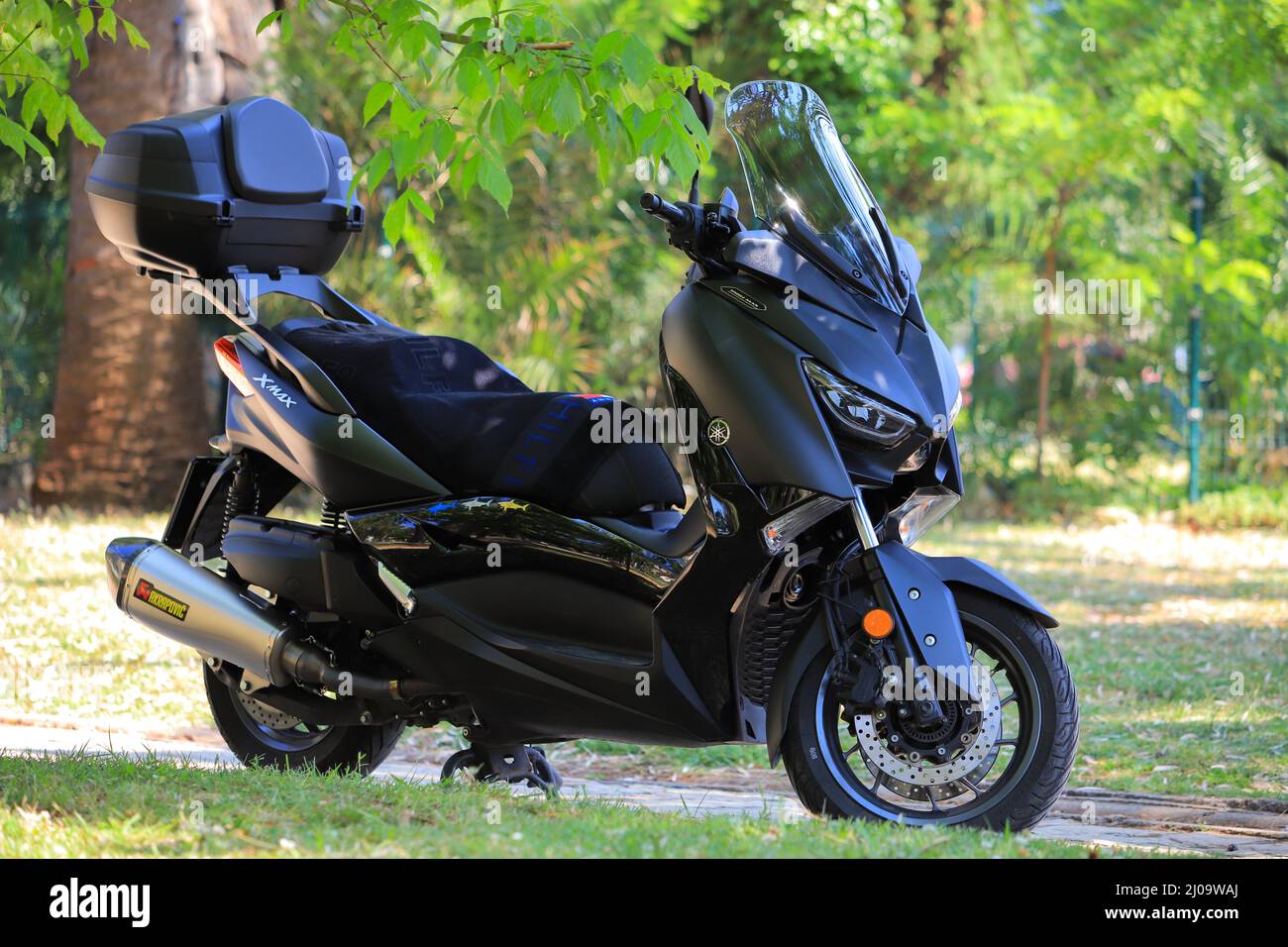 Yamaha scooter fotografías e imágenes de alta resolución - Alamy