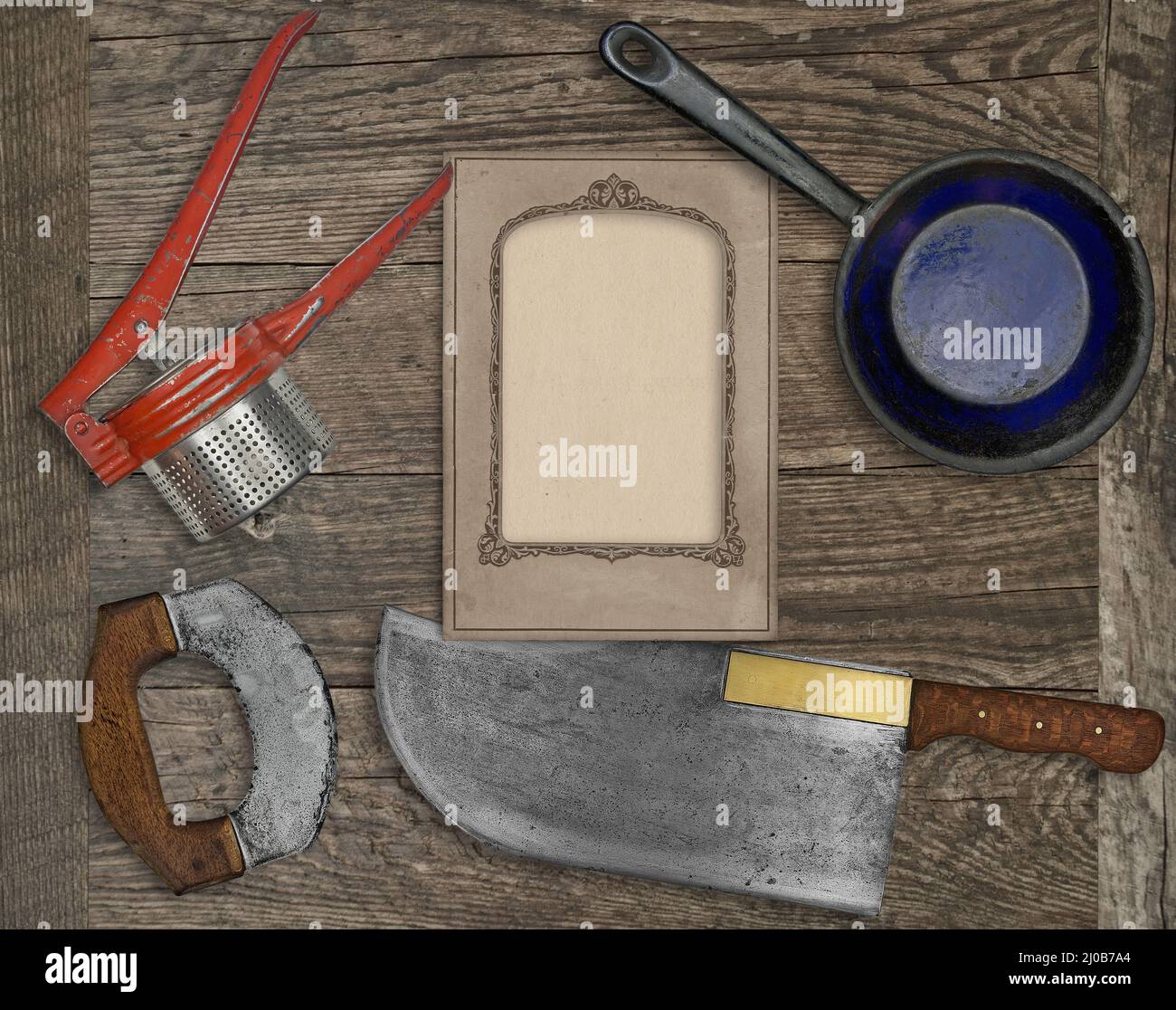 Collage de cuchillos de cocina y utensilios de época Foto de stock