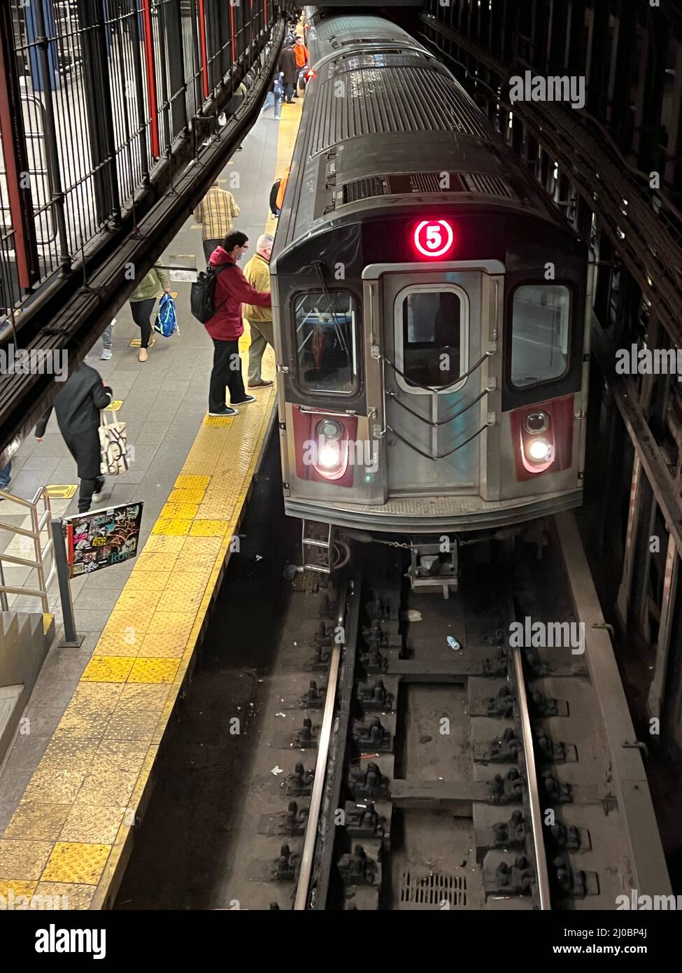 Cogiendo el tren en nueva york fotografías e imágenes de alta resolución -  Alamy