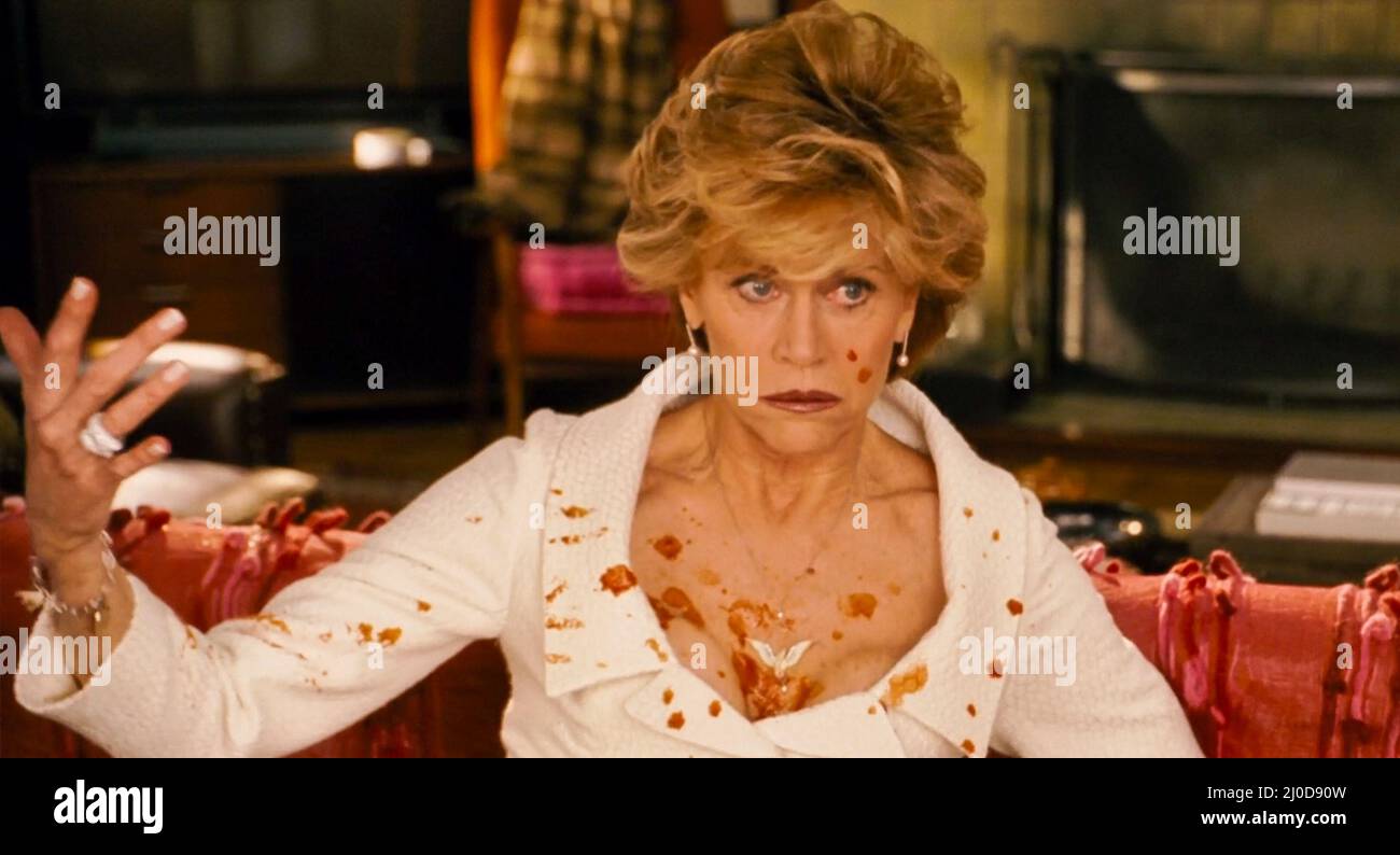 Jane Fonda Películas Y Programas De Televisión EE.UU. Jane Fonda en una escena de la película (C)New Line Cinema :  Monster-in-Law (2005). Argumento: La vida amorosa de Charlotte se reduce a  una cadena interminable de desastrosas fechas ciegas, hasta