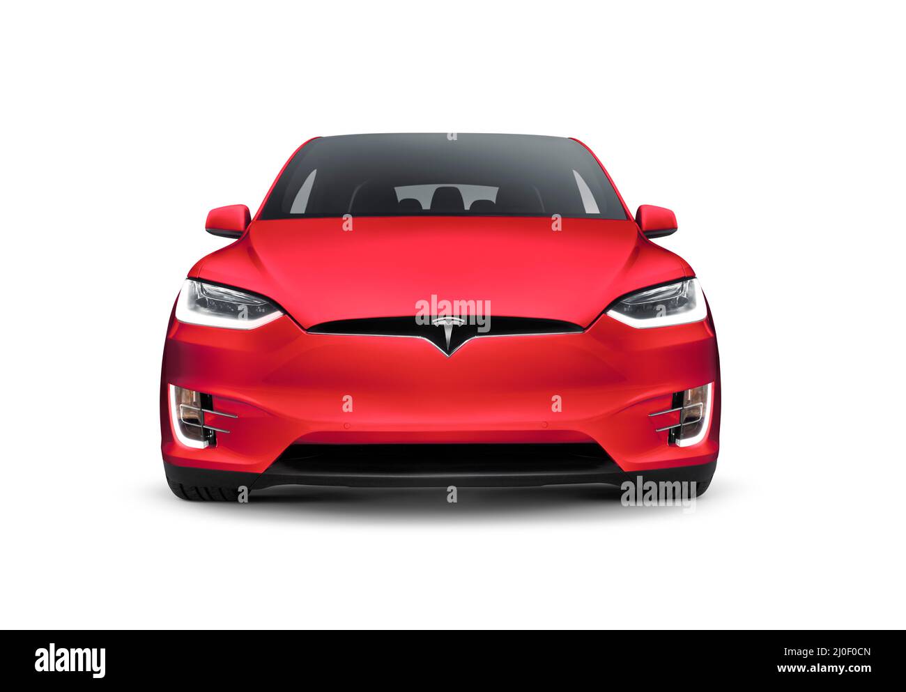 Tesla Model X de color rojo brillante, vista frontal de un coche eléctrico SUV de lujo aislado sobre fondo blanco del estudio Foto de stock