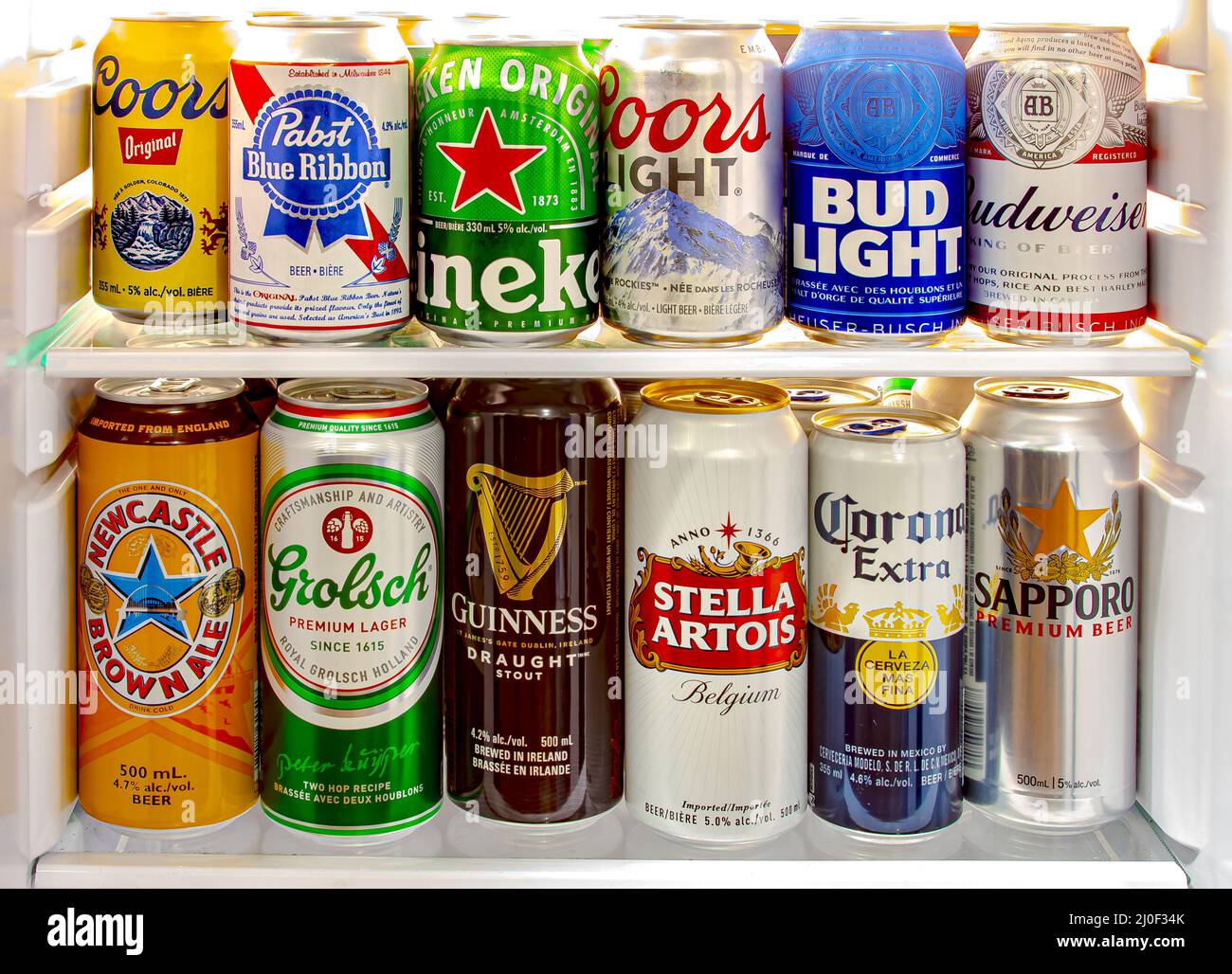 Refri de cerveza fotografías e imágenes de alta resolución - Alamy