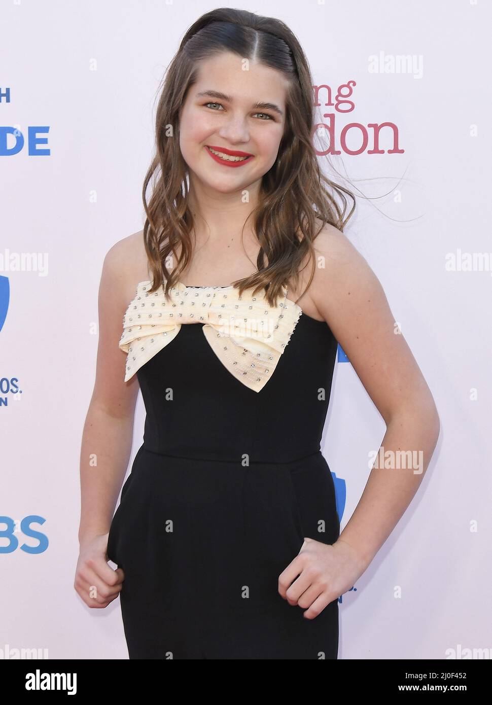 Los Ángeles, Estados Unidos. 18th Mar, 2022. Raegan Revord llega al