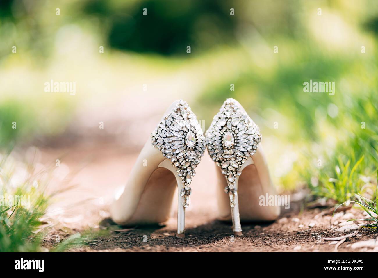 Zapatos decorados fotografías e imágenes de alta resolución - Alamy