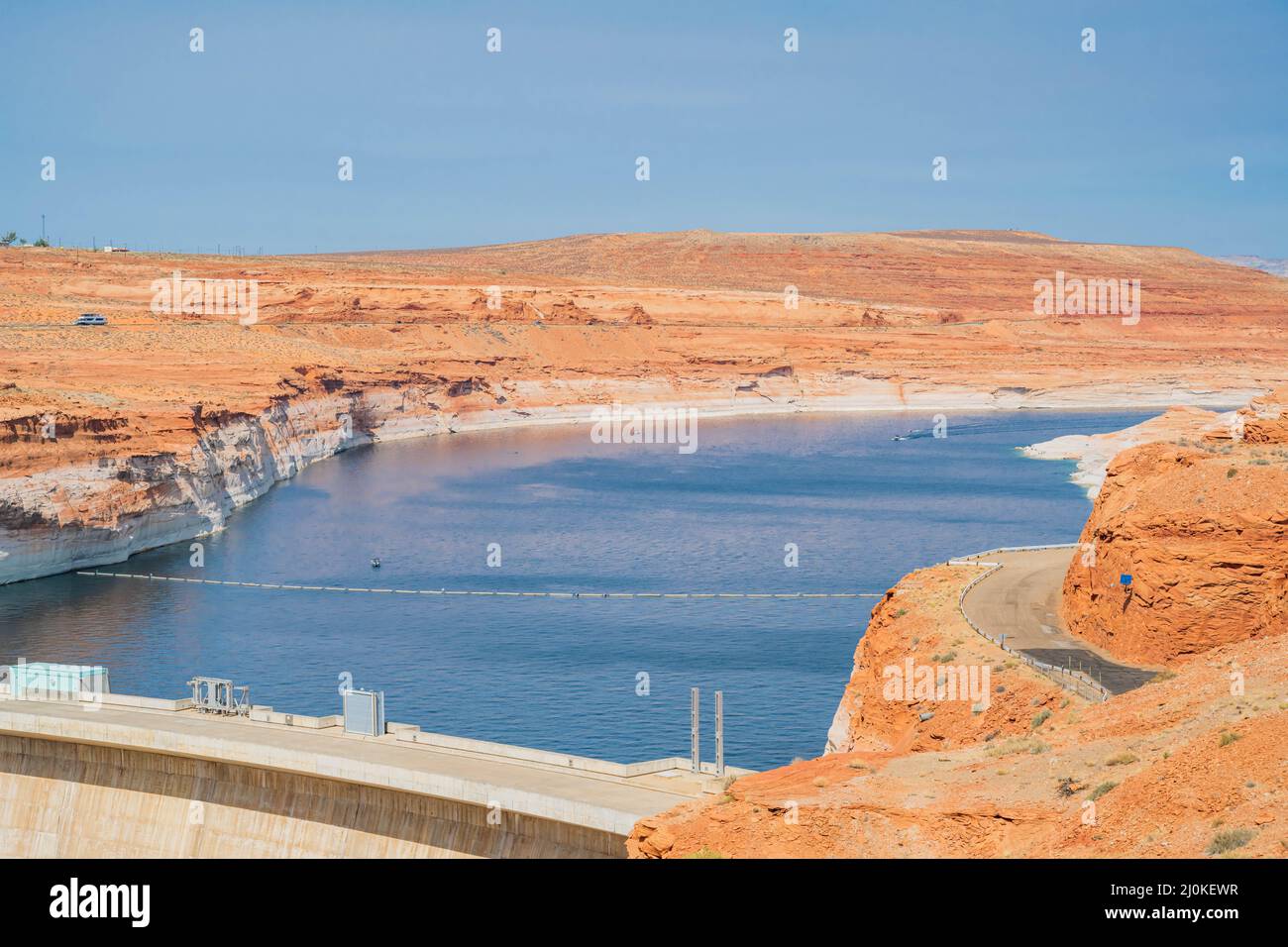 Presa de gravedad de arco de concreto fotografías e imágenes de alta