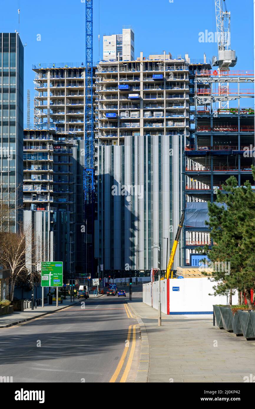 El complejo de apartamentos New Victoria, en construcción en marzo de 2022, Manchester, Inglaterra, Reino Unido Foto de stock