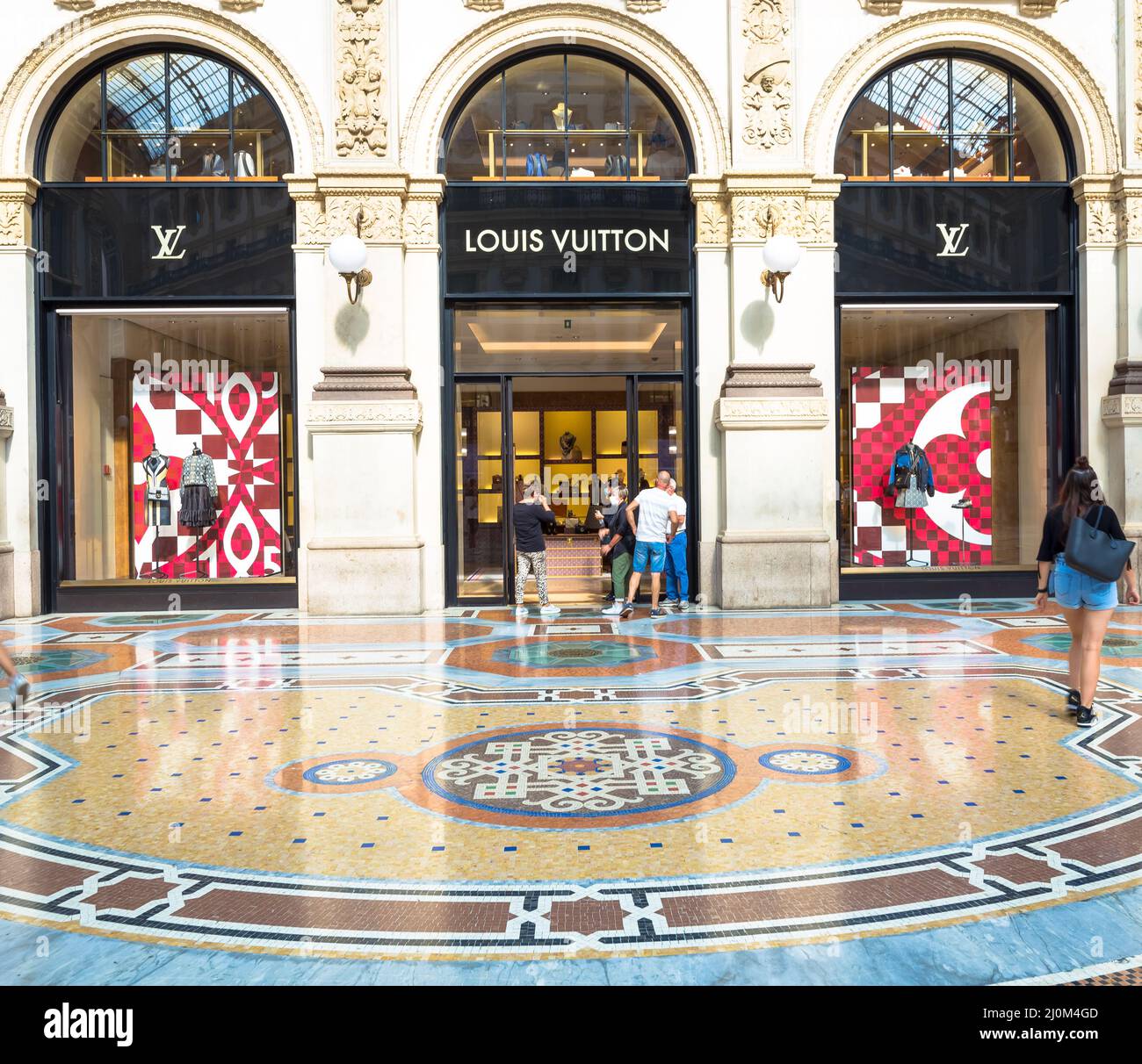 Louis Vuitton  Ropa de juerga, Moda, Louis vuitton